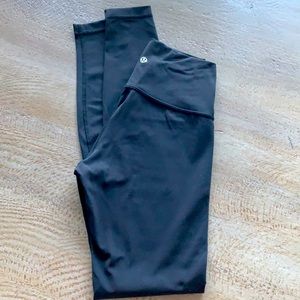 Lululemon Wunder Unders size 4